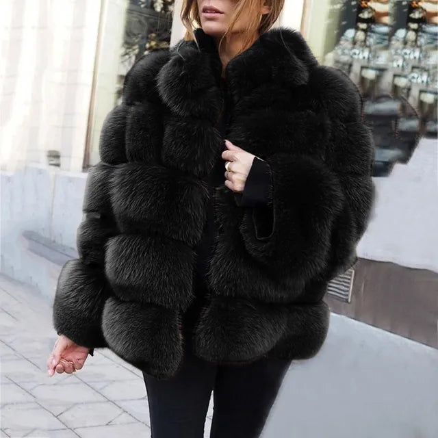 Elegant mjuk fluffig vinterjacka för kvinnor