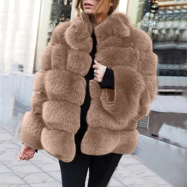 Elegant mjuk fluffig vinterjacka för kvinnor