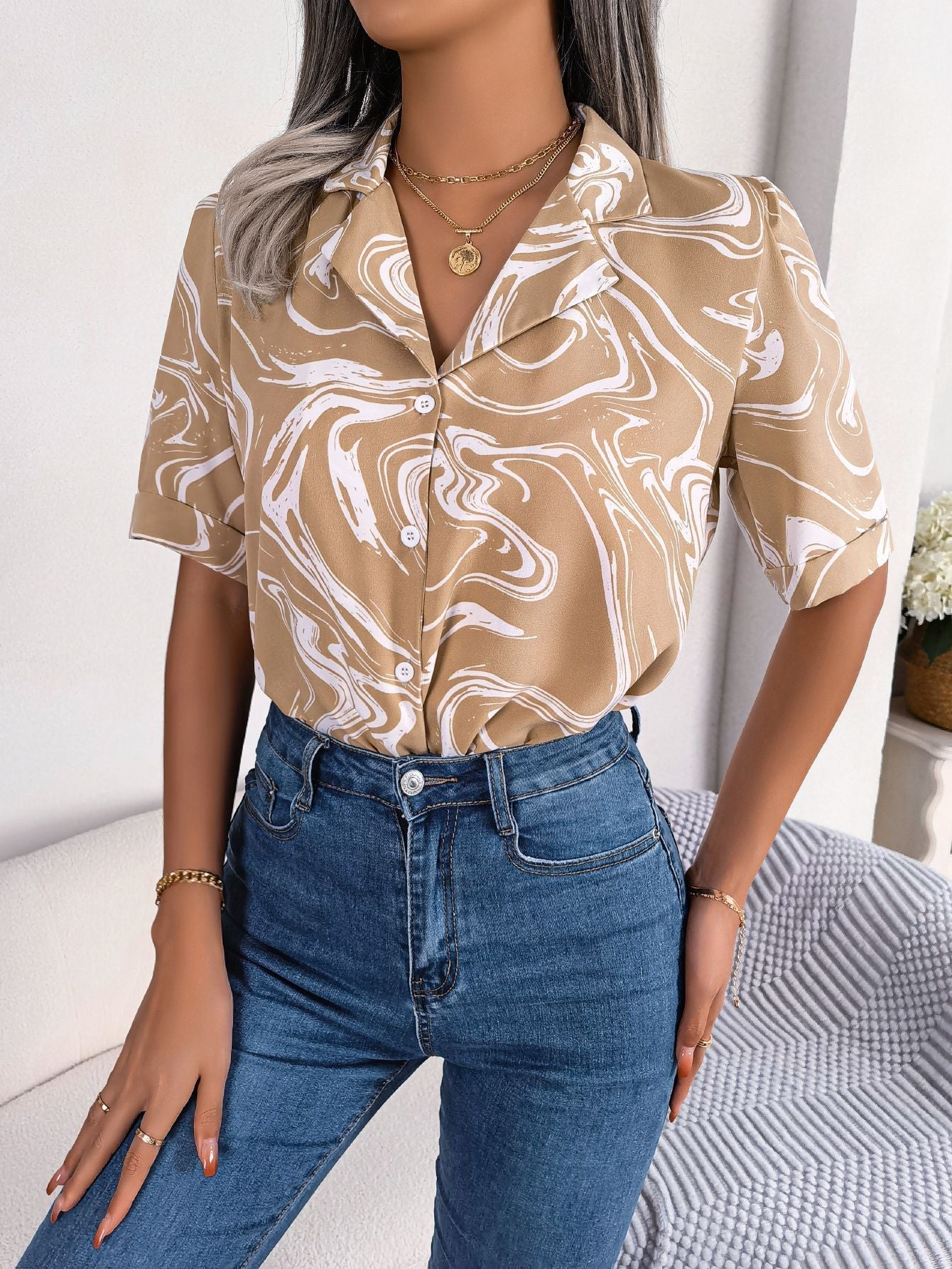 Elegant poloblus med knappar för kvinnor