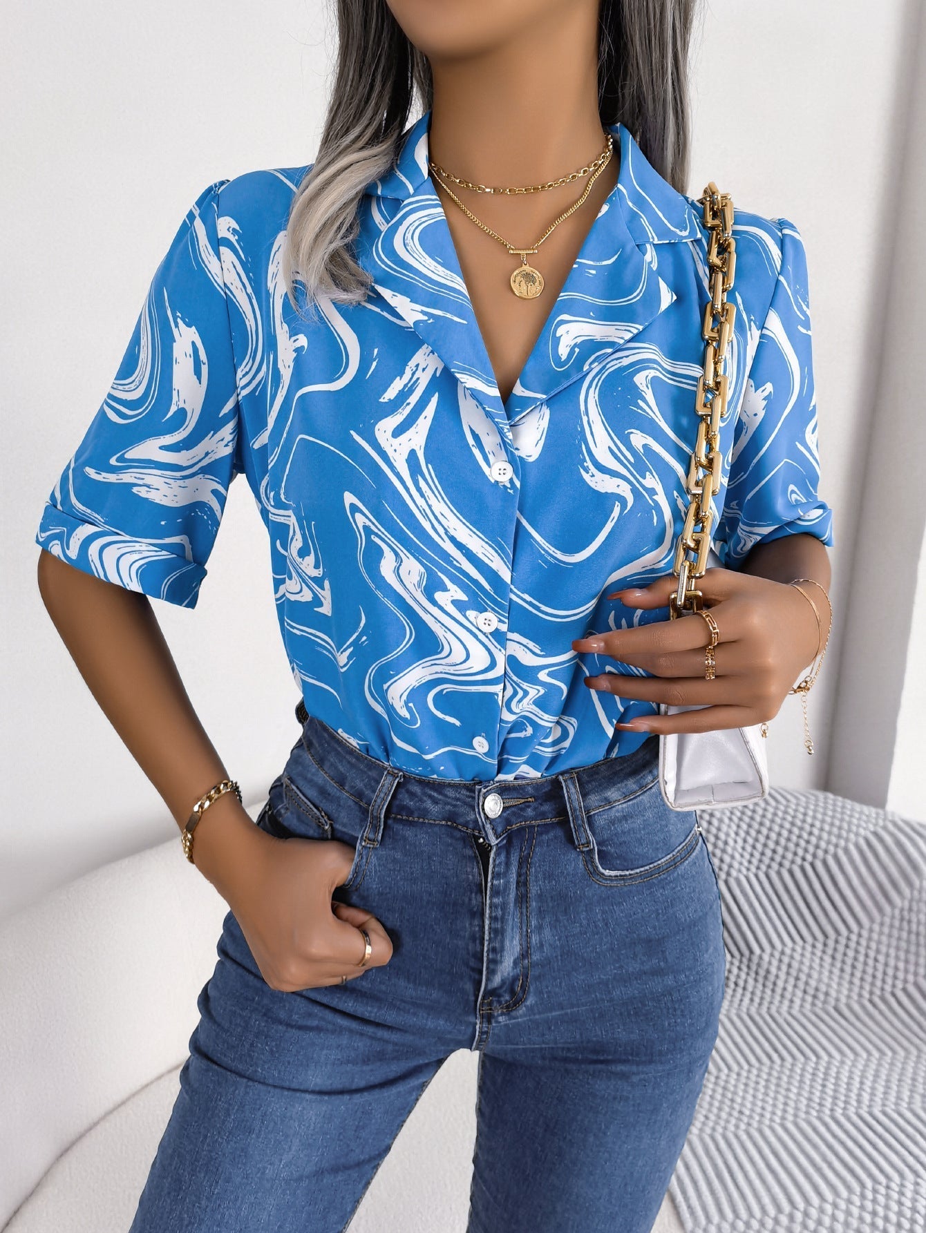 Elegant poloblus med knappar för kvinnor
