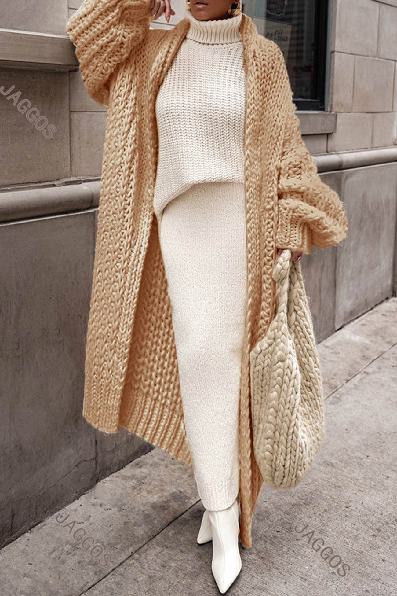 Elegant stickad lång vinterkofta för kvinnor