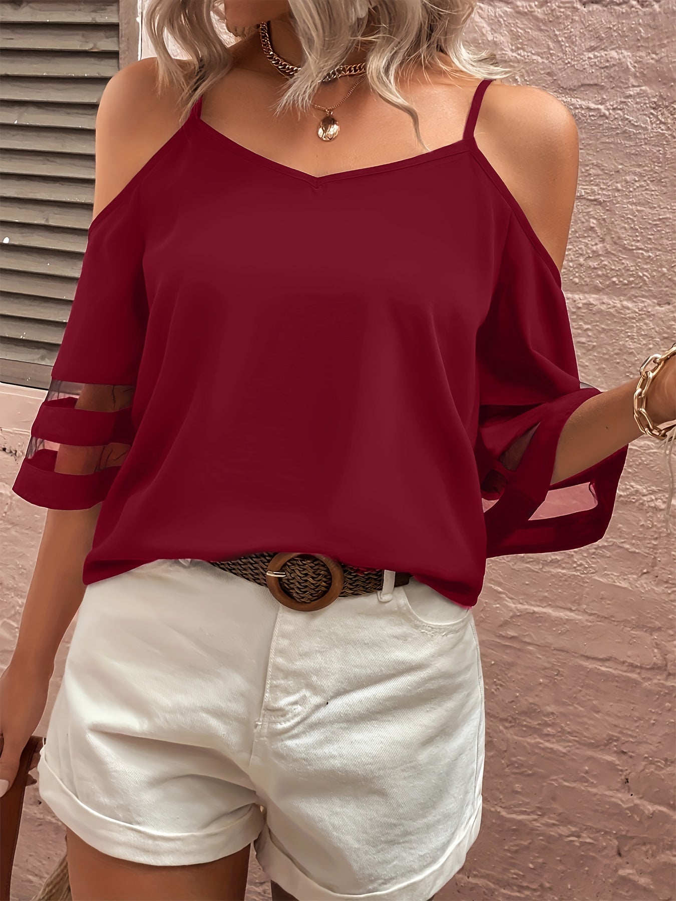 Vardaglig och stilren off-shoulder blus med halvlånga ärmar för kvinnor