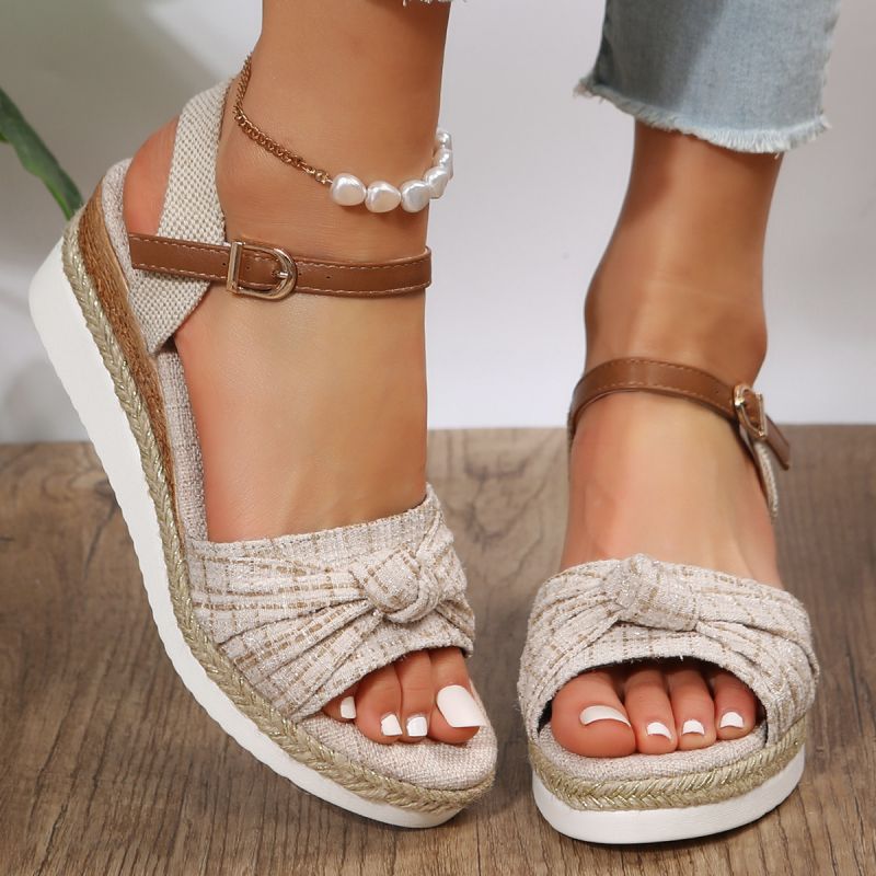 Leah - snygga kilformade sandaler för sommaren
