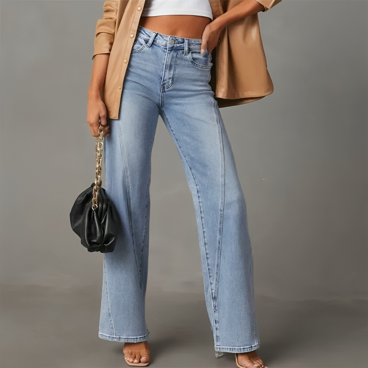 Snygga utsvängda jeans för kvinnor