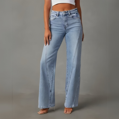 Snygga utsvängda jeans för kvinnor