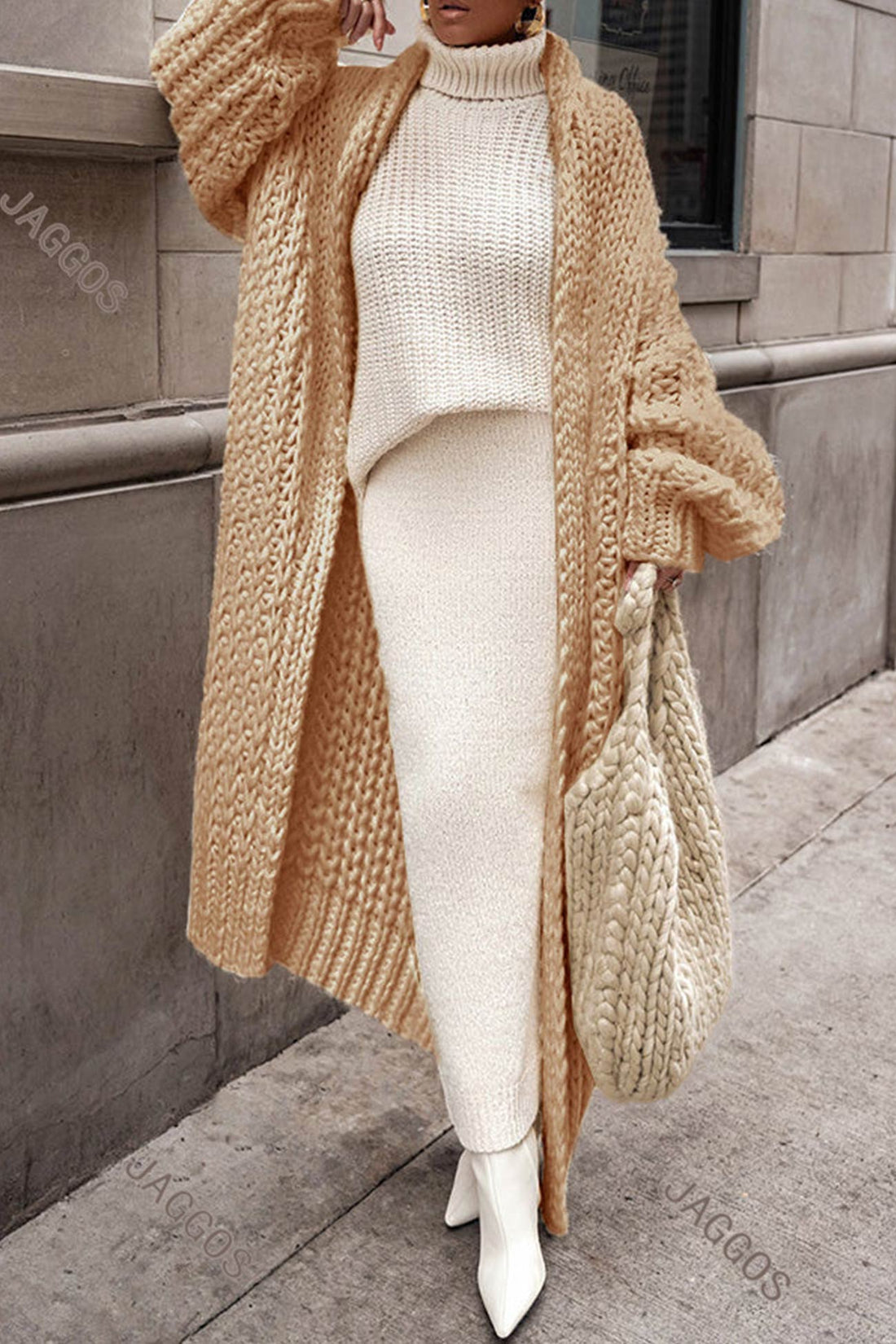 Elegant stickad lång vinterkofta för kvinnor