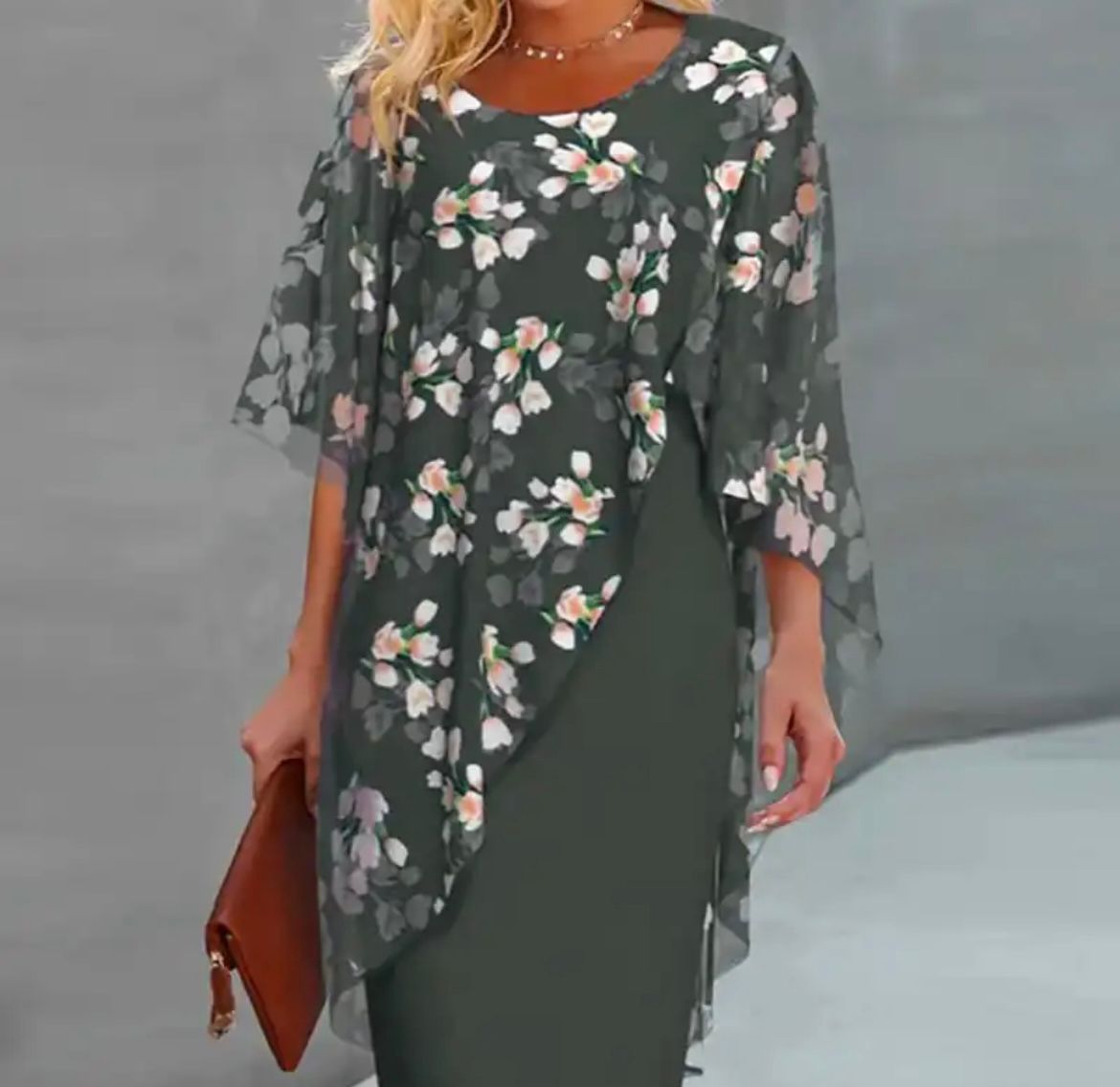 Snygg blommig bodycon-klänning