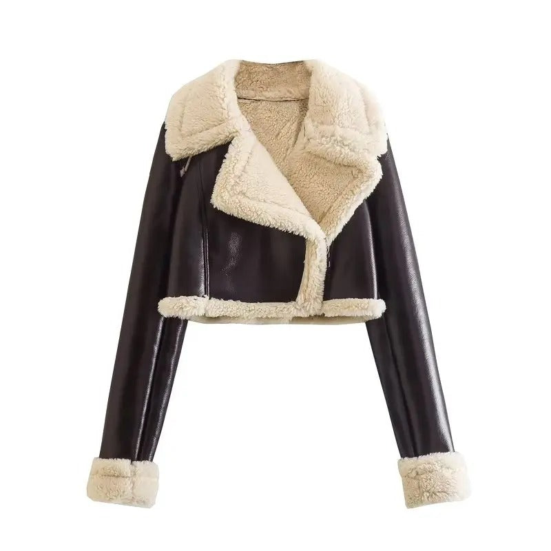 Crop-jacka i imiterad shearling