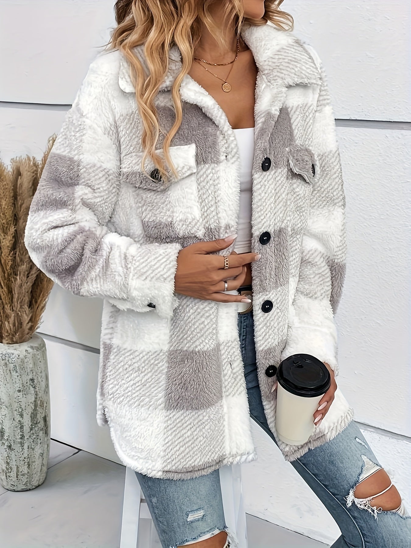 Alice - Casual rutig jacka med fluffig knappslå