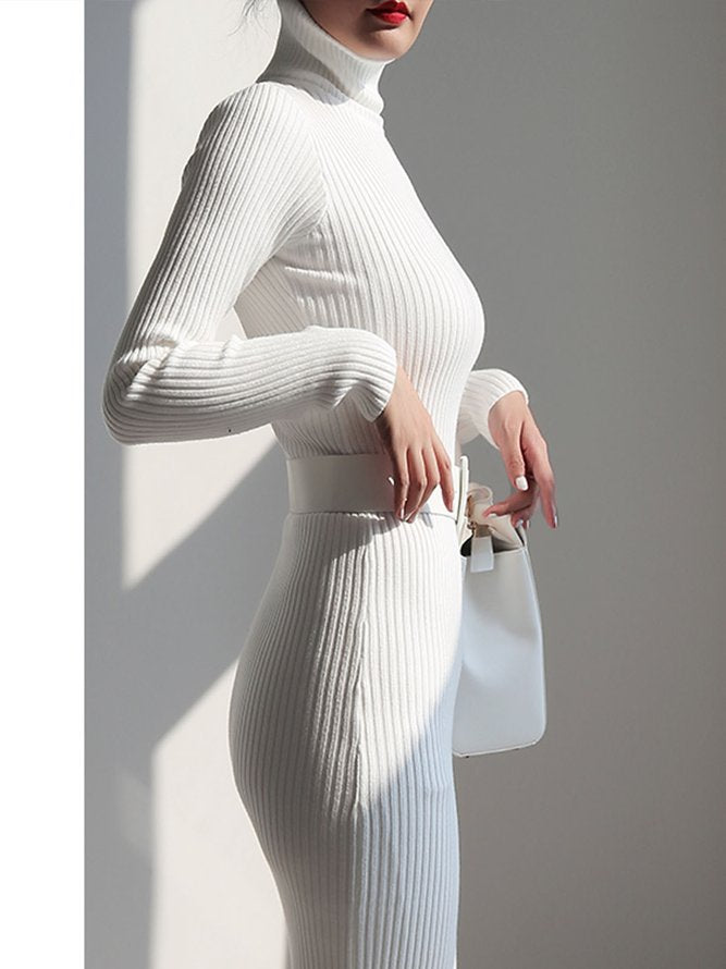 Stickad vinterklänning med turtleneck